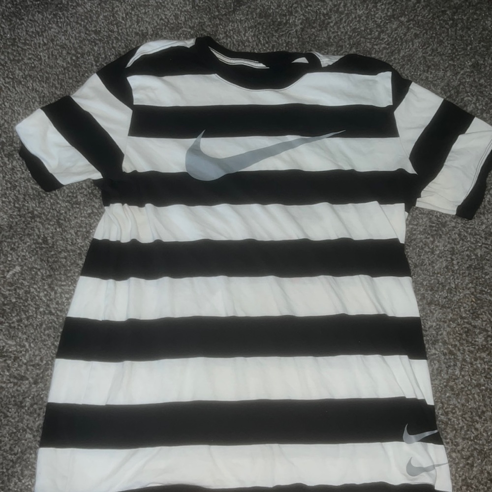 Black and white striped Nike t shirt